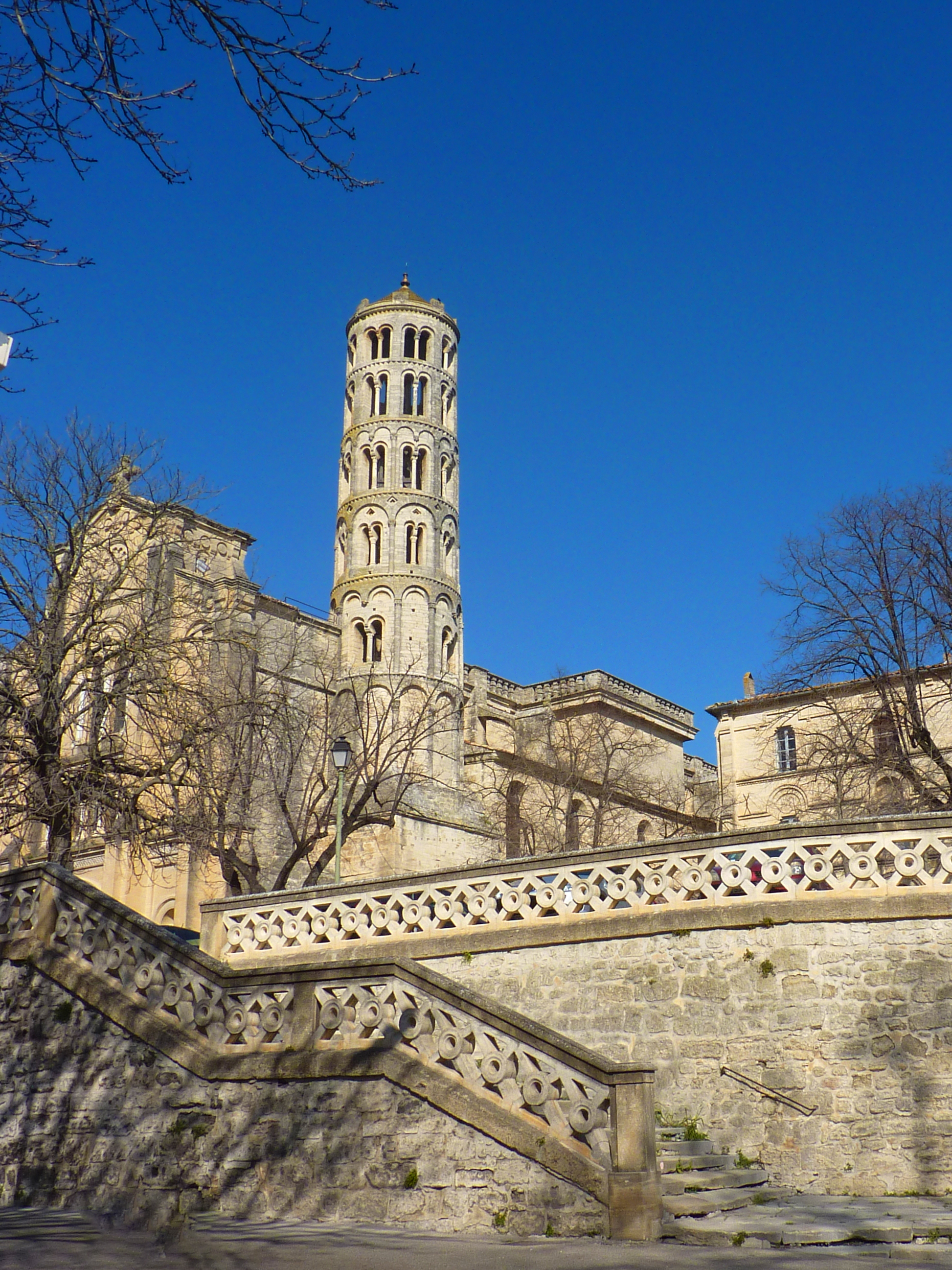 Mord in Uz&egrave;s - S&uuml;dfrankreichkrimis von Doris Kneller